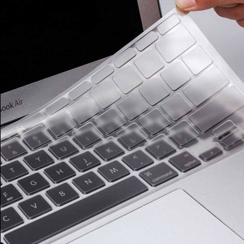 Macbook 15' Pro 2017 A1707 Zore Klavye Koruyucu Şeffaf Silikon Ped - Renksiz
