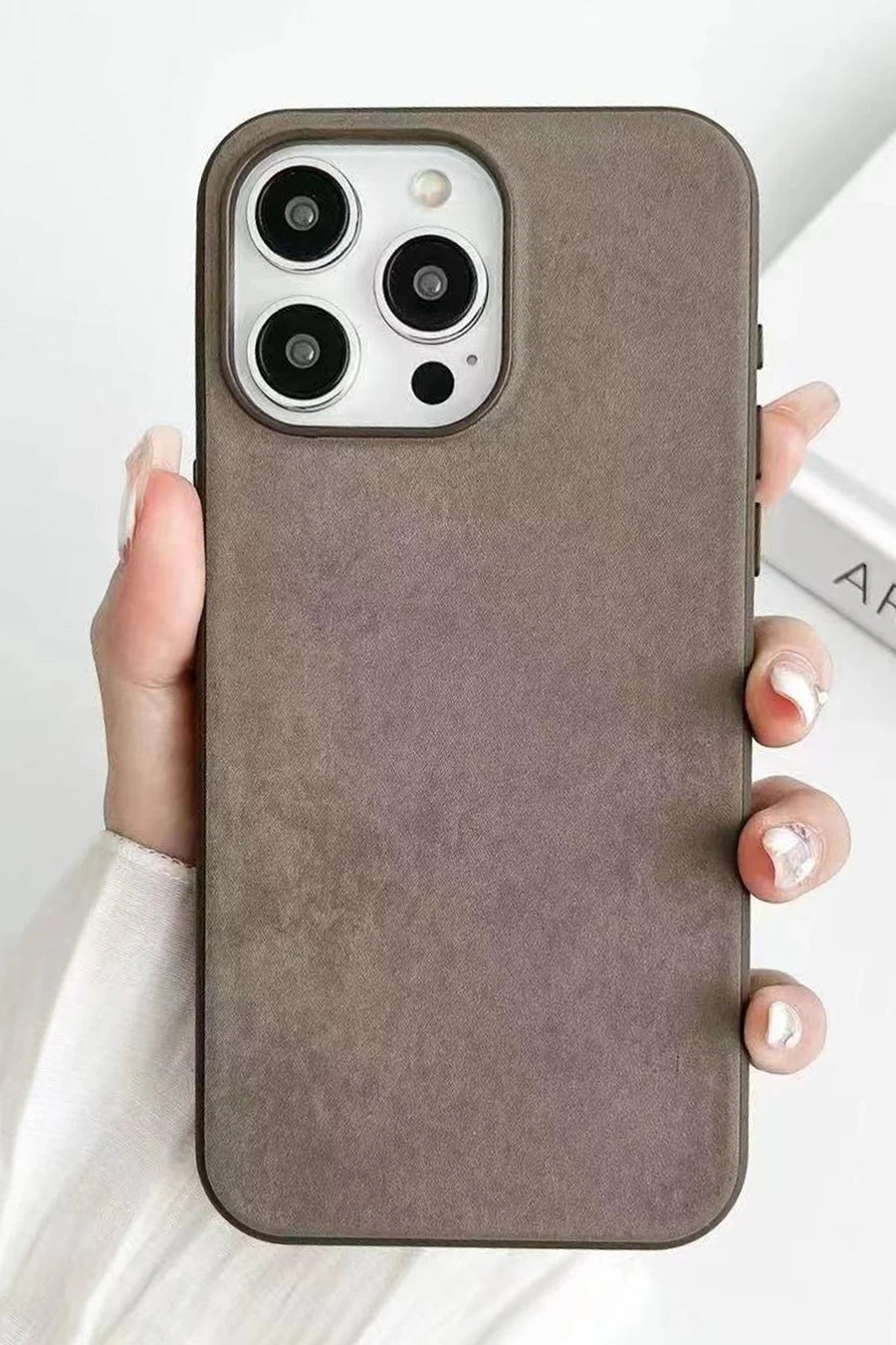 Newface Apple iPhone 15 Pro Max Kılıf Karen Magsafe Kapak - Kahverengi